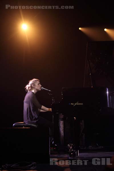 AGNES OBEL - 2011-11-02 - PARIS - Casino de Paris - 